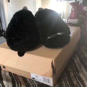 Black uggs with box
